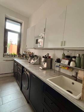 Einblick Küche - Etagenwohnung mit 96,00 m&sup2; in Fürth zur Miete