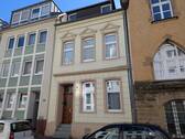 Treppenhaus Erdgeschoss - 8 Zimmer Mehrfamilienhaus, Wohnhaus zum Kaufen in Köln