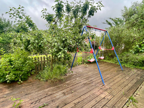 Terrasse an der Gartenhütte - 