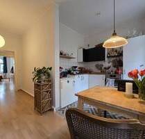 gemütlich, helle 2-Zimmerwohnung mit großen Balkon in zentraler, ruhiger Lage zu verkaufen. - Dresden Gruna