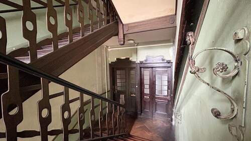 Hausflur - Mehrfamilienhaus, Wohnhaus mit 1,00 m&sup2; in Leipzig zum Kaufen