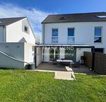 Moderne Doppelhaushälfte mit Garage in zentrumsnaher Lage von MG-Wickrath - Mönchengladbach-Wickrath