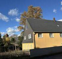 EinfamilienhausZweifamilienhaus in Zwönitz zum Sanieren: 150?m² Wohnfläche & 550?m² Grundstück - Zwönitz / Niederzwönitz