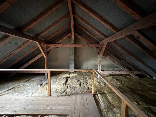 Dachboden (IST-Zustand) - Unausgebautes Dachgeschoss in begehrter Lage!