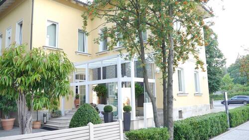 Entree - Mehrfamilienhaus, Wohnhaus mit 340,00 m&sup2; in Coburg zum Kaufen