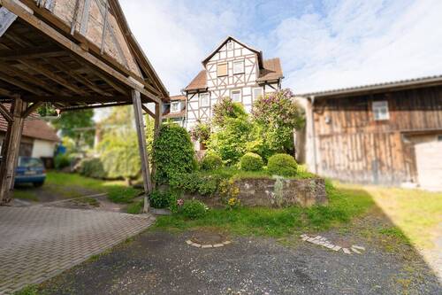 Vorgarten - 5 Zimmer Einfamilienhaus zum Kaufen in Weisbach