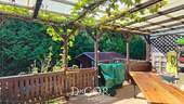 Weinberg-Feeling auf der großen Terrasse - 