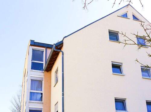 Außen_quer - Vermietete, helle 3-Raum-Wohnung in Limbach-Oberfrohna nahe Chemnitz mit Südbalkon & Stellplatz