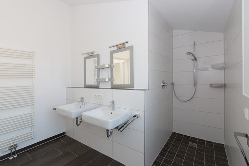 Bad Dachgeschoss (2) - 