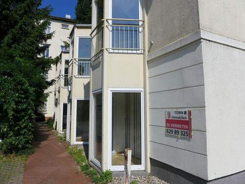 Hausansicht.JPG - Separates Gebäude auf Köpenicker Einkaufsmeile für Gewerbezwecke.