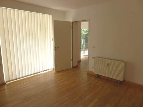 Zimmer 2 im EG .JPG - 