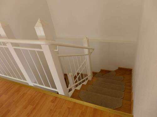 Treppe vom 1. OG zum EG.JPG - 