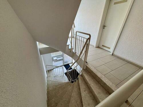 Treppenhaus - Etagenwohnung mit 102,30 m² in Neustadt am Rübenberge zum Kaufen
