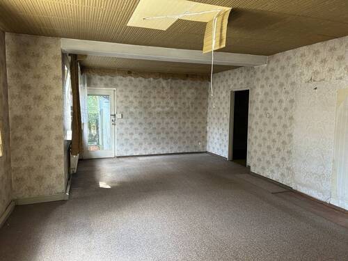 offen gestalteter Wohn- und Essbereich - 6 Zimmer Einfamilienhaus zum Kaufen in Erlangen