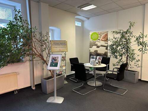 Wartebereich - Lichtdurchflutete Büroräumlichkeiten in der Endinger Altstadt