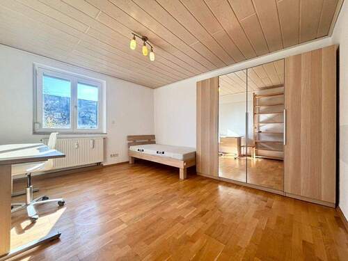 Wohnzimmer - 3 Zimmer Etagenwohnung in Friedrichshafen