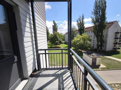Ausblick Balkon - Moderne Singlewohnung im modernisierten Wohnhaus!