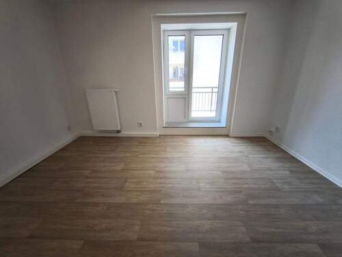 Wohnzimmer - 2 Zimmer Etagenwohnung zur Miete in Merseburg