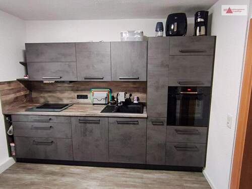 Einbauküche - 4-Raum-Wohnung mit Balkon in ruhiger Lage auf dem Zeller Berg