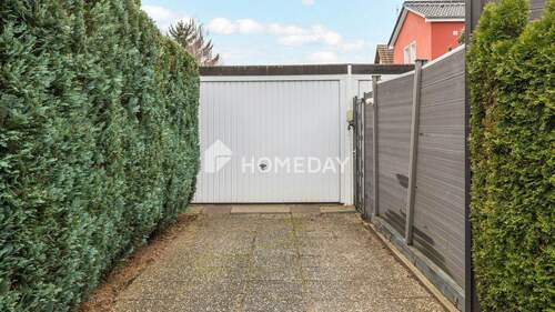 Garage - Einfamilienhaus mit 162,60 m&sup2; in Berlin zum Kaufen