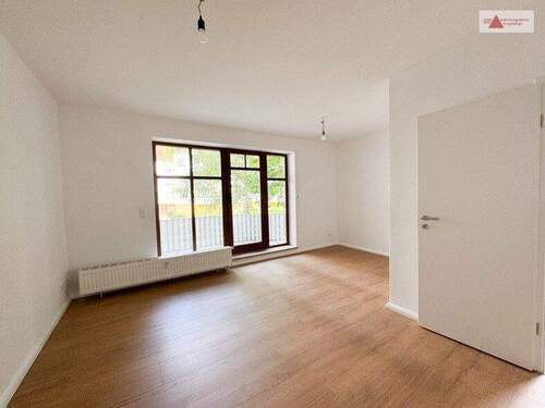 Wohnzimmer - Tolle 2-Raum-Wohnung mit 2 Balkone in ruhiger Lage!