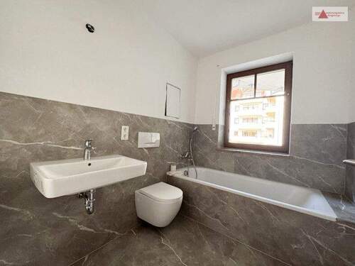 Badezimmer - Etagenwohnung mit 55,00 m&sup2; in St. Egidien zur Miete