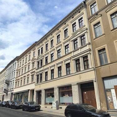 Außenansicht straßenseitig 02 - gemütliche 2-Raumwohnung in zentraler Innenstadtlage mit hofseitigem Balkon!