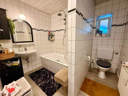 Badezimmer im 3. OG.jpeg - 