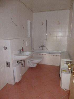 Beispiel Bad - Mehrfamilienhaus, Wohnhaus mit 1,13 m&sup2; in Hermsdorf zum Kaufen