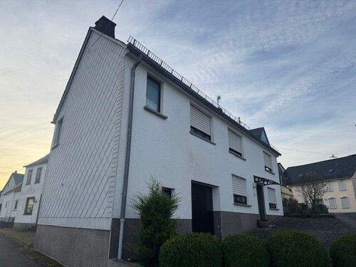 Giebelansicht - 7 Zimmer Einfamilienhaus in Morbach