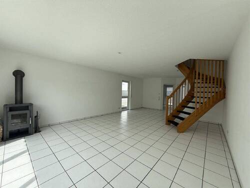 Wohnzimmer - 4 Zimmer Doppelhaushälfte zur Miete in Montabaur