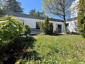 Vorgarten - Mehrfamilienhaus, Wohnhaus mit 224,00 m² in Memmelsdorf zum Kaufen
