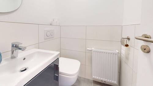 Gäste-WC - 5 Zimmer Bungalow in Bremen