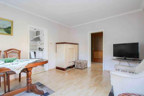 Wohnzimmer 1. OG Ansicht 02 - 