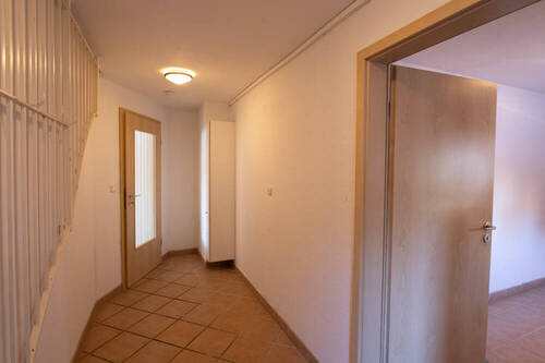 Wohnung 1 - Eingangsbereich - 7 Zimmer Mehrfamilienhaus, Wohnhaus zum Kaufen in Krempel