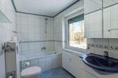 Wohnung 1 - Badezimmer - Mehrfamilienhaus, Wohnhaus mit 210,00 m&sup2; in Krempel zum Kaufen