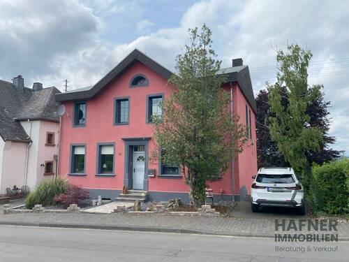 Straßenansicht - 6 Zimmer Einfamilienhaus zum Kaufen in Speicher