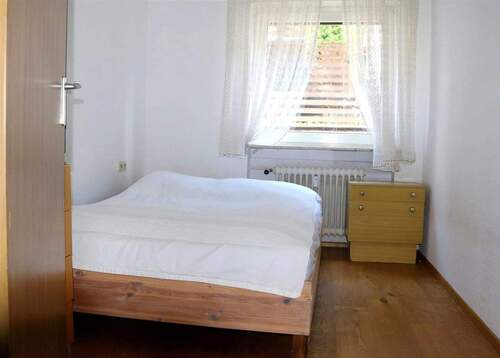 Schlafzimmer m. Landh.parkett - 