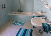 Badezimmer m. 2 Waschbecken - 