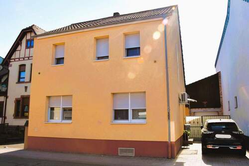 Hausansicht - 5 Zimmer Einfamilienhaus in Reilingen