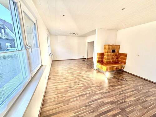 Kachelofen im Wohn.- u. Esszi. - 