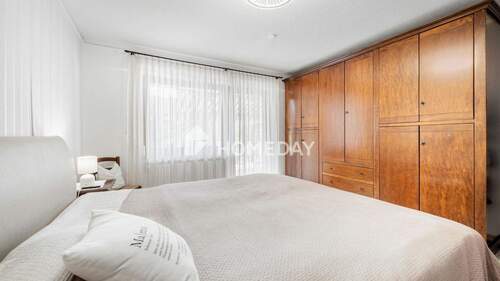 1. OG Schlafzimmer 2 - 