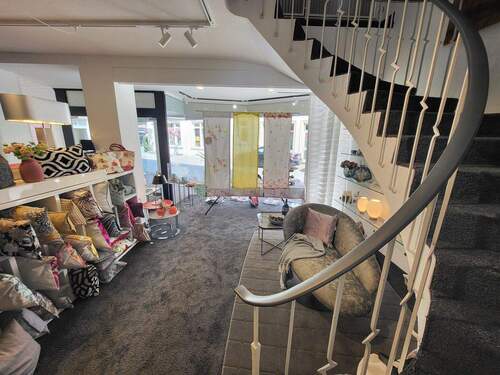 Ausstellung, Treppenaufgang - 