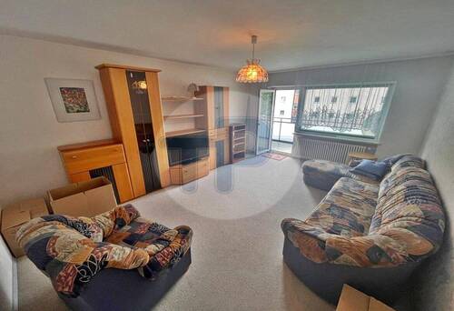 Wohnzimmer - 3 Zimmer Etagenwohnung in München