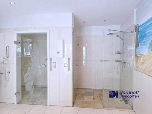 Badeoase im EG mit direktem Zugang zum Poolbereich – exklusiver Komfort für Genießer - 