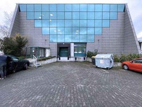 Gebäude Hinteransicht - Büro zur Miete in Neuss