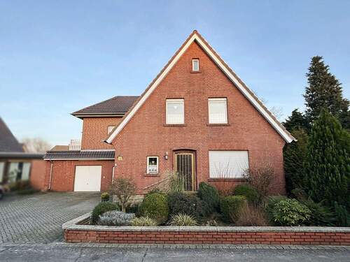 Frontansicht - 8 Zimmer Mehrfamilienhaus, Wohnhaus zum Kaufen in Recke