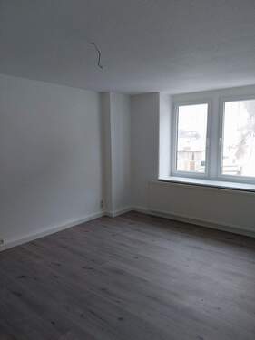 Zimmer 2 - Frisch renovierte - 2-Raum-Wohnung im 2. OG