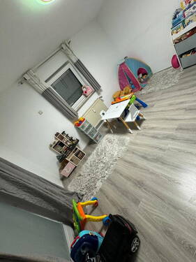 WG 2 OG Schlaf-/Kinderzimmer - 