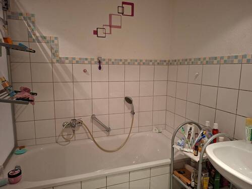 Bad mit Wanne ..... - 